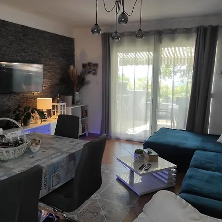 Kuca Za Odmor Bodulski Raj 3R Case de vacanță *