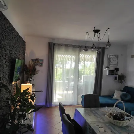 Kuca Za Odmor Bodulski Raj 3R Case de vacanță